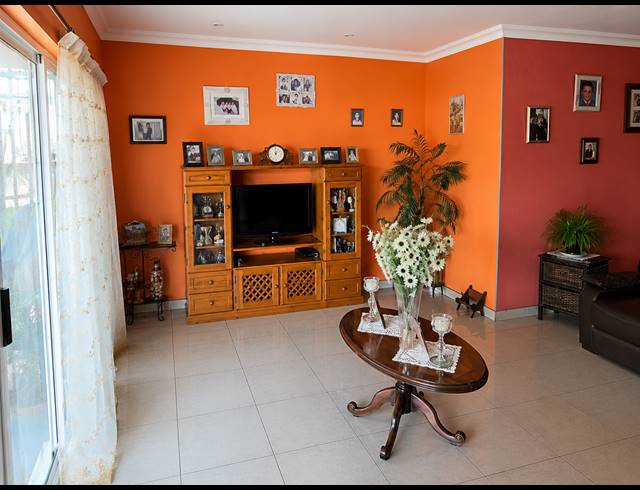 3 BEDROOM HOUSE FOR SALE IN ROTHDENE